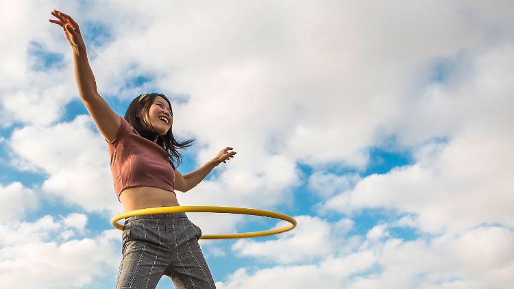 Selbst, wer den Reifen nicht minutenlang kreisen lassen kann, wird sich gut amüsieren. 