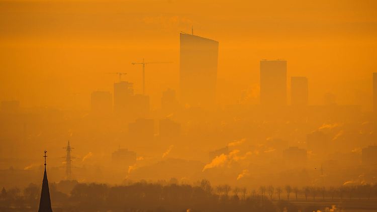 Europas Zentralbank im Nebel. Die Blockchain hält Bofinger für Währungen für "nutzlos".