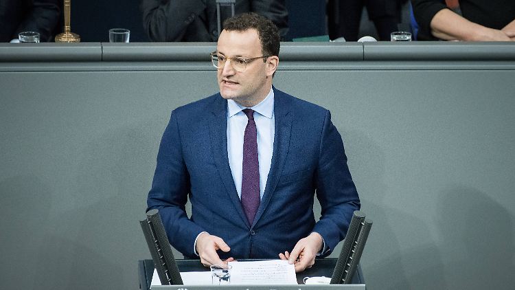 Gesundheitsminister Jens Spahn muss sich viel Kritik anhören.