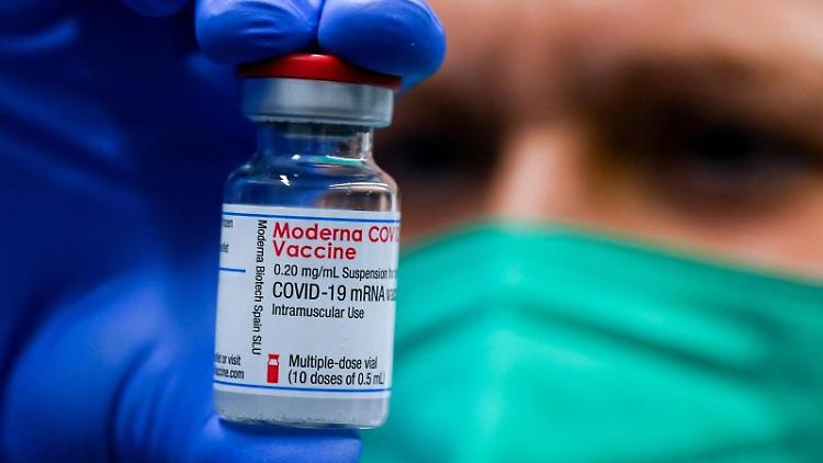Bei der britischen Variante gebe es im Vergleich zu früheren Virusvarianten "keine signifikante Auswirkung" auf das Antikörper-Niveau, erklärte Moderna.