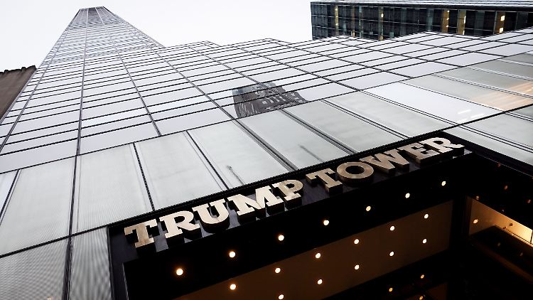 Die Trump
Organization mit Sitz in der Fifth Avenue betreibt in New York ein Karusell, Eisbahnen und eine Golfanlage.