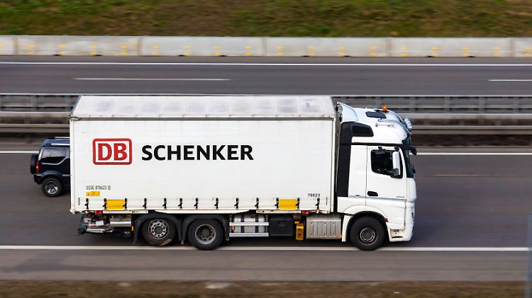 Bereits aufgegebene Sendungen liefert DB Schenker noch aus.