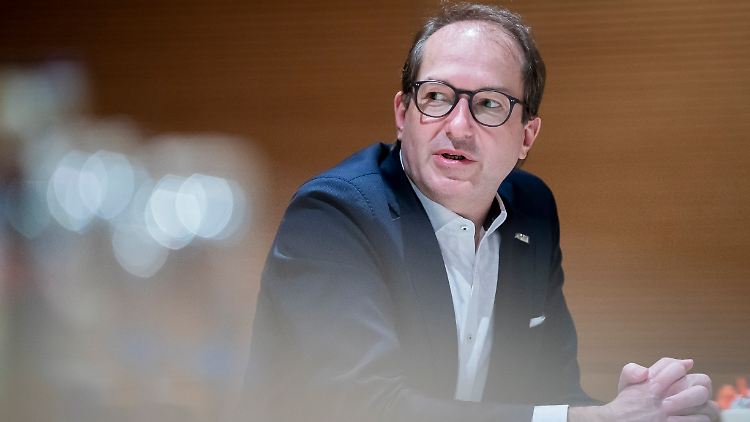 Der geistige Vater des Pkw-Mautgesetzes: Ex-Verkehrsminister Dobrindt muss dem Untersuchungsausschuss Rede und Antwort stehen. 