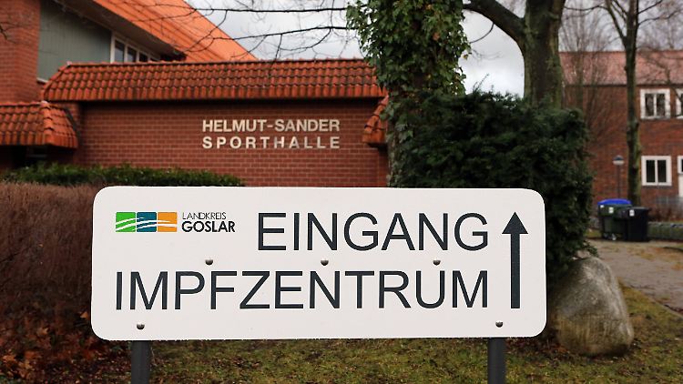 Das niedersächsische Sozialministerium kann die Einladung der über 80-Jährigen zur Impfung nicht selbst leisten.