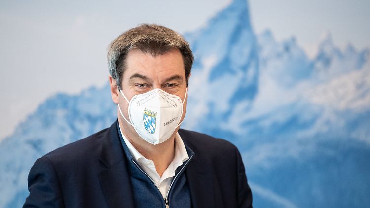 Bei Hundefreunden punktet Söder mit seinem Familienzuwachs.