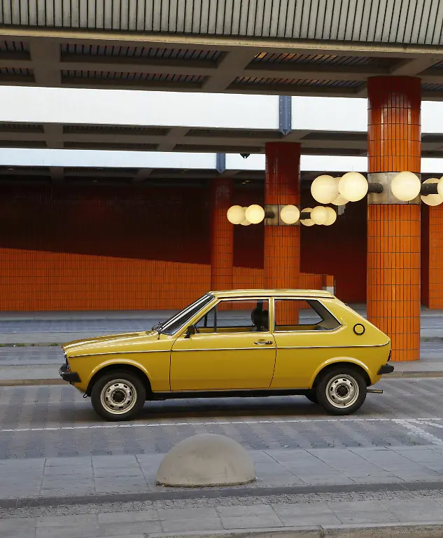 02-Zum-Verwechseln-aehnlich-Der-Volkswagen-Polo-ist-ein-Zwilling-des-Audi-50-Quelle-Audi-AG