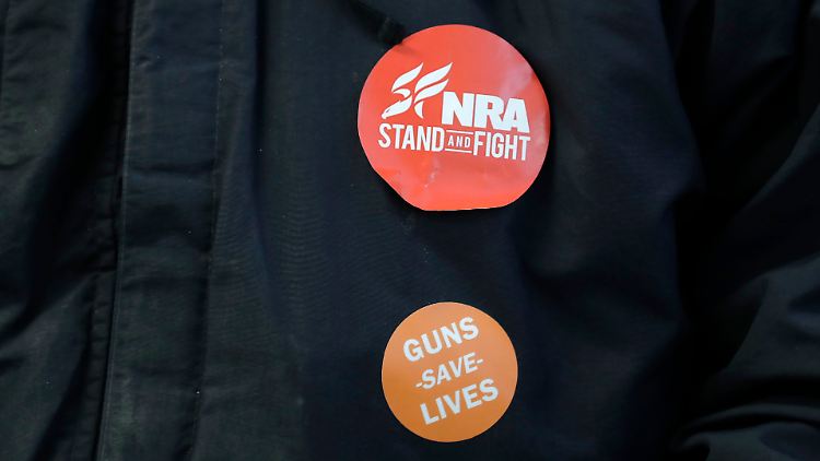 Die Waffenlobby NRA ist strikt gegen strengere Waffengesetze.