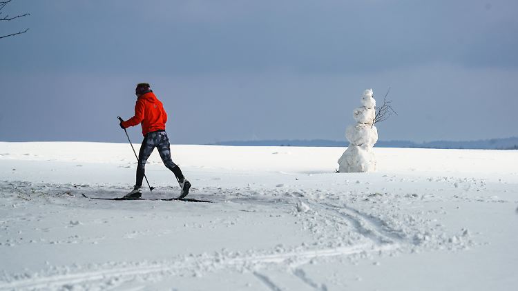Die Corona-Regeln müssen auch in den Wintersportgebieten eingehalten werden.