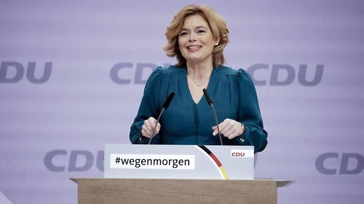 Landwirtschaftsministerin Julia Klöckner soll laut Foodwatch offenlegen, mit welchen Lobbyisten sie Kontakt hat.