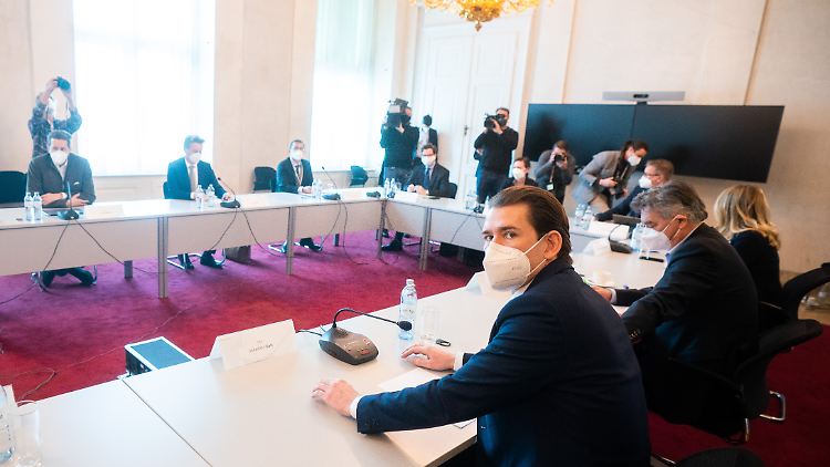 Die beschlossenen Maßnahmen will die österreichische Regierung laut einem Bericht am Vormittag erläutern.