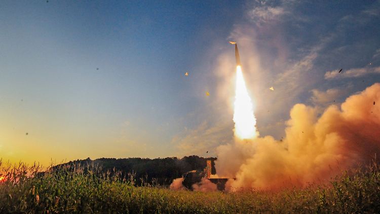 Die Vernichtung der gegnerischen Zivilbevölkerung mit atomaren Massenvernichtungswaffen war nie und kann nie vereinbar sein mit dem internationalen humanitären Völkerrecht.