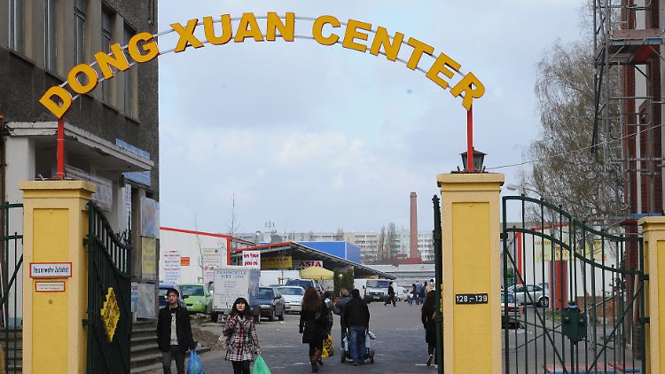 In Berliner Bezirk Lichtenberg liegt das Dong Xuan Center, viele Geschäftsleute aus Vietnam haben sich dort angesiedelt. 