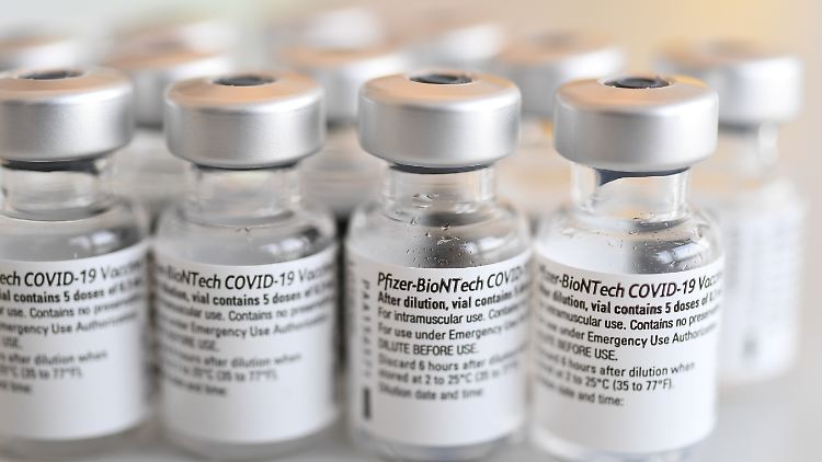 Biontech will seine Produktion erhöhen und muss sie dafür kurz drosseln.