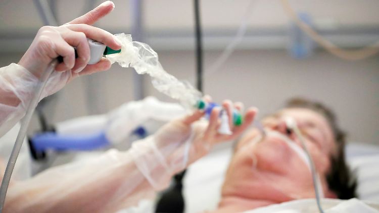 In Großbritannien bringt die neue Virusvariante die Krankenhäuser vor allem in London an die Kapazitätsgrenzen.