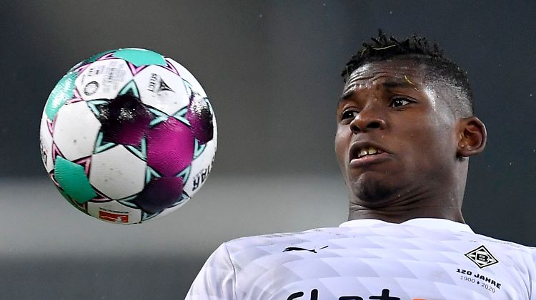 Embolo hat möglicherweise das Coronavirus etwas weniger ehrfürchtig behandelt als den Ball.