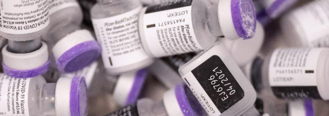 Dosen des Corona-Impfstoffs von Biontech/Pfizer