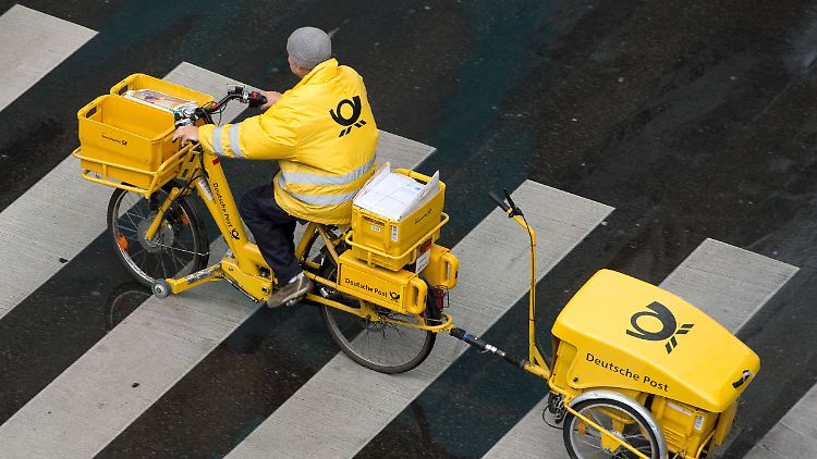 Die Deutsche Post beruft sich bei dem Rückgang der Zustellungen innerhalb eines Tages auf die Herausforderungen durch die Corona-Pandemie.
