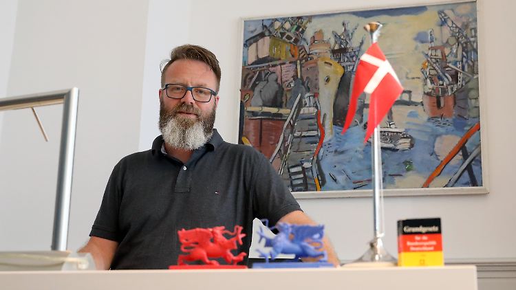 Claus Ruhe Madsen.