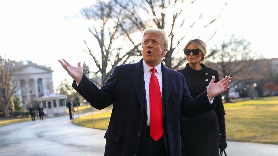 2021-01-20T143908Z_534467626_RC2QBL9M79A2_RTRMADP_3_USA-TRUMP.JPG