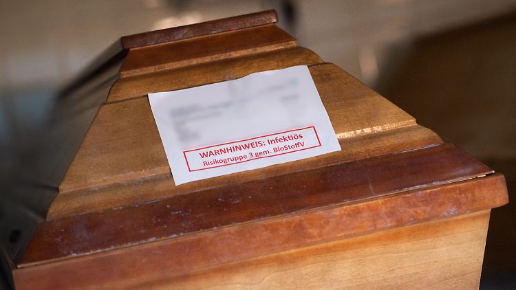 Der Verstorbene hatte laut Landesgesundheitsamt Vorerkrankungen.