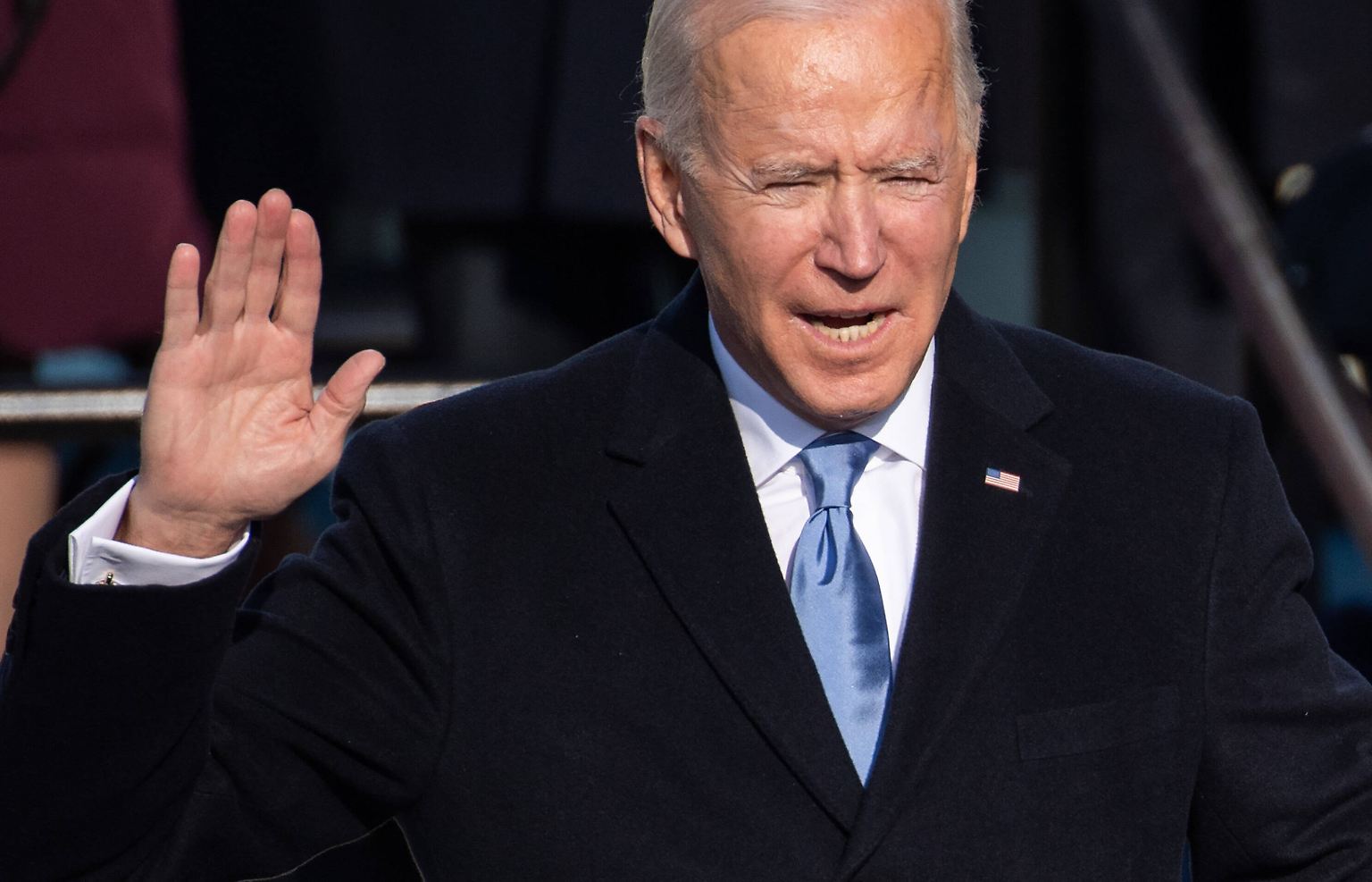 Um 11.48 Uhr Ortszeit Washington ist Joe Biden US-Präsident. Sowohl für ihn als auch für die meisten Anwesenden wie auch viele Zuschauer weltweit ist jedoch eine andere Nachricht wichtiger: …