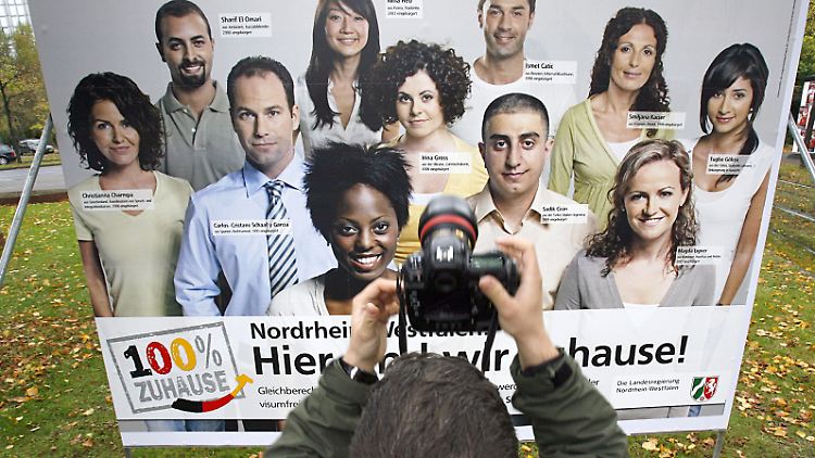 Plakat zur Einbürgerungskampagne in NRW.