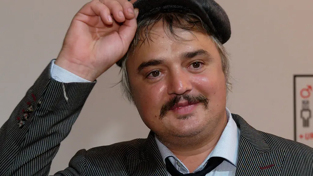 Der-britische-Musiker-Pete-Doherty-zeigt-seine-Kunstwerke-in-Berlin