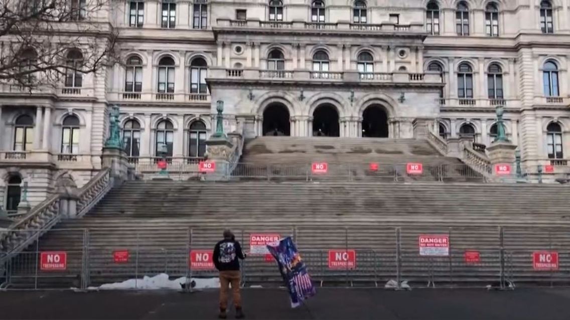Trump-Anhänger einsamer Protest.JPG