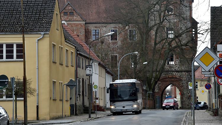 Im Bereich Wittstock ist der Busverkehr eingestellt. Das betrifft zum Beispiel auch das 20 Kilometer entfernte Freyenstein. 