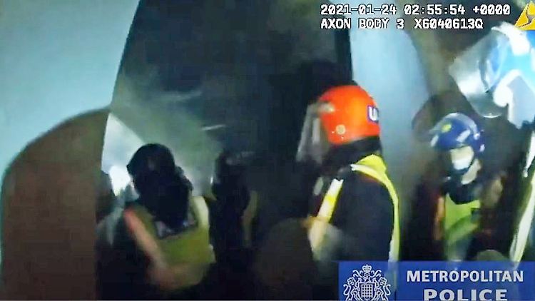 London Polizei Corona-Party.JPG