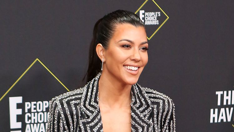 Kourtney Kardashian lässt gern tief blicken.