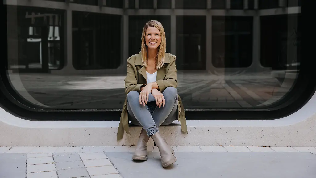 11-Laura-Bornmann-Credits-Farina-Deutschmann