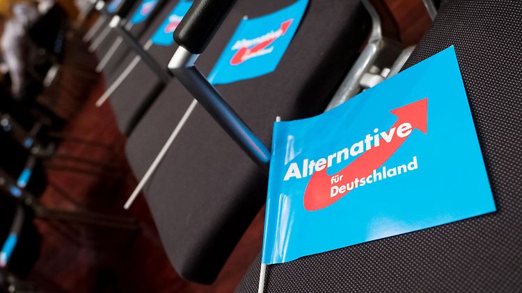 Der Verfassungsschutz darf die Mitgliederzahl des aufgelösten "Flügels" der AfD weiter mit 7000 beziffern.
