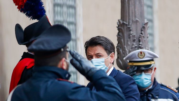 Eine Vertrauensabstimmung im Parlament gewann Conte zwar, doch seine Mehrheit ist wackelig.