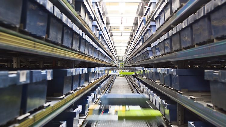 Der hauseigene Logistiker Hermes lieferte Weihnachten 2020 eine Rekordmenge aus.