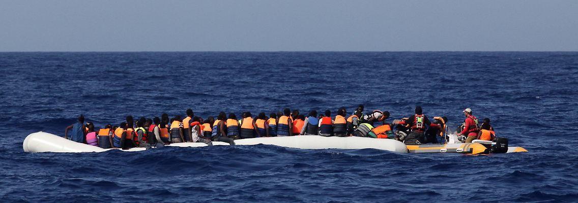 Nicht selten werden Boote zurück aufs offene Meer gezogen, bevor das rettende Ufer erreicht ist, beklagt das UNHCR.