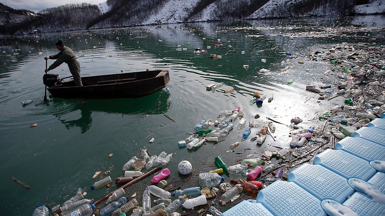 Unübersehbarer Plastik-Irrsinn.