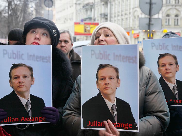 Für die einen ein Held, für die anderen ein Verräter: Assange-Anhänger demonstrieren in der Ukraine.