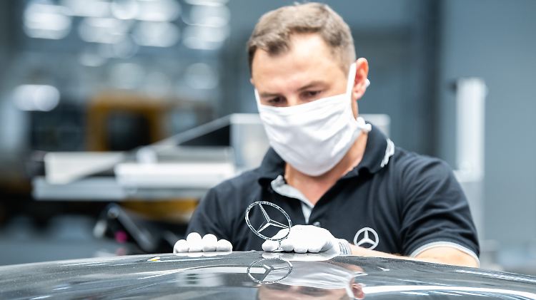 Daimler hat mit einem starken Abschlussquartal das Geschäftsjahr versöhnlich gestaltet.