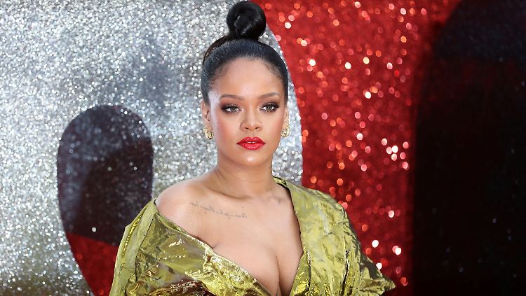 Sexy ist sie so oder so: Rihanna.