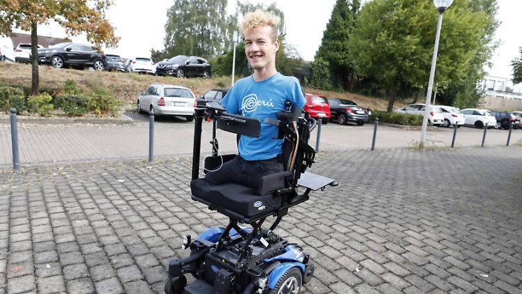 Janis McDavid ist ohne Arme und Beine geboren.