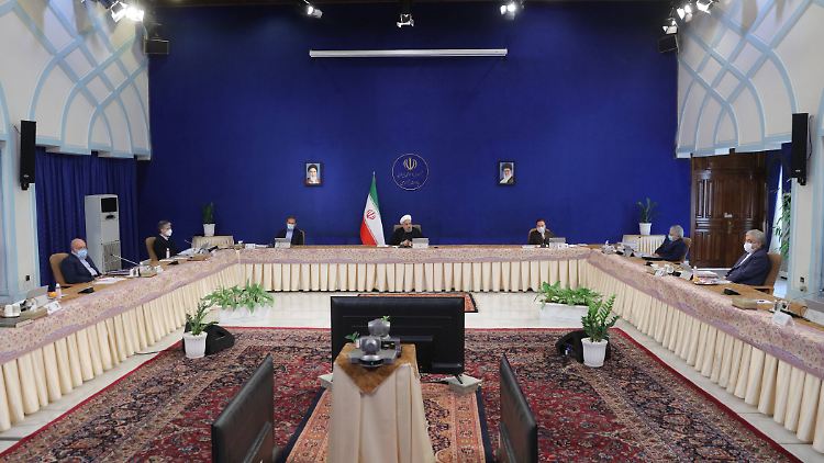 34 der 290 Abgeordneten im iranischen Parlament fordern eine anti-israelische Militärallianz.