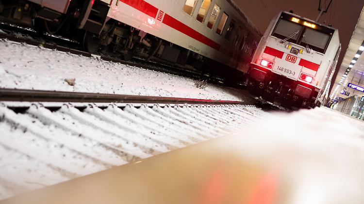Inzwischen rollen die meisten Züge wieder.