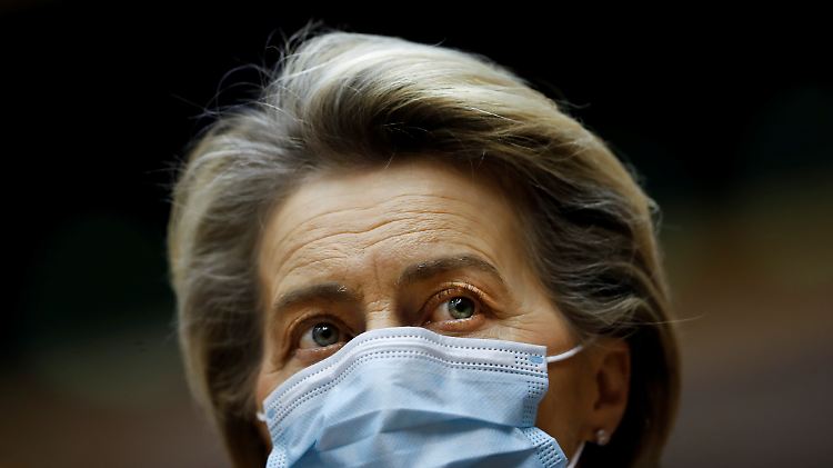 Ursula von der Leyen sieht die Schuld für den Impfstoffmangel in der EU vor allem bei den Pharmafirmen. 