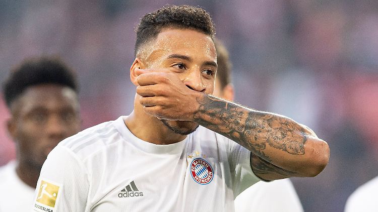 Tattoo anschauen und die Klappe halten, das einzige, was Tolisso derzeit tun kann.