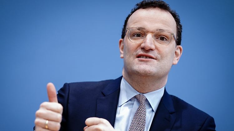 "Wenn ein Impfstoff sicher und wirksam ist, egal in welchem Land er hergestellt wurde, dann kann er bei der Bewältigung der Pandemie natürlich helfen", sagte Spahn.