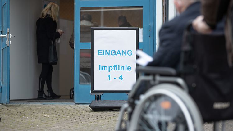 Als Erste können sich derzeit unter anderem Über-80-Jährige impfen lassen.