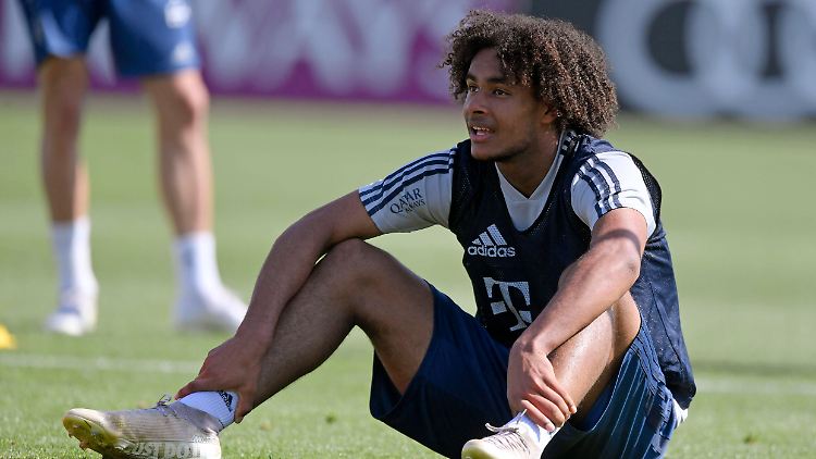 Auf dem Boden der Tatsachen: Statt um die Meisterschaft geht es für Zirkzee nun gegen den Abstieg.
