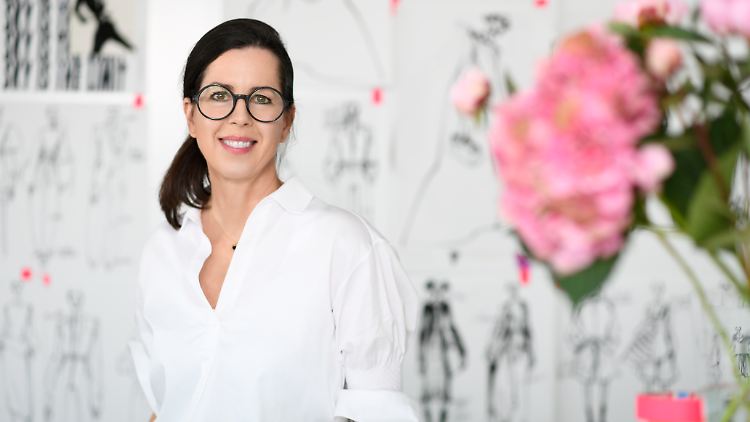 Katja Foos, Director Design bei Marc Cain, passt die Mode und deren Präsentation den aktuellen Umständen an.
