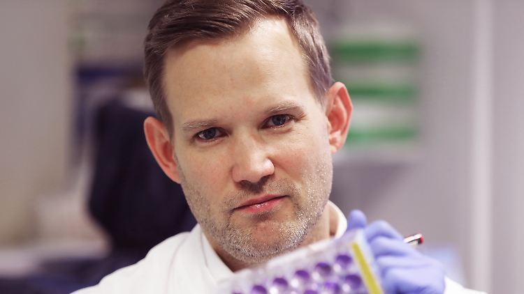 Die Pandemie erinnert Virologen Streeck an Thesen von Sigmund Freud.